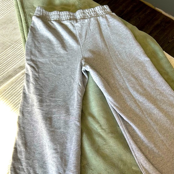 WILD FABLE FLARED SWEATS - Picture 1 of 3